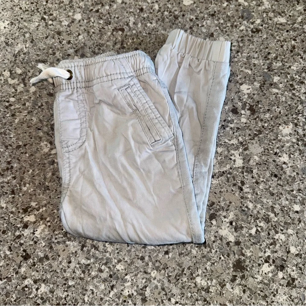 Cat & Jack l Light Gray Kids Jogger Pants l Boy’s Size: 3T - Picture 1 of 10